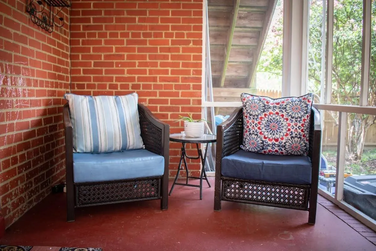 Charming 3Br Apartment In The Heart Of 리치먼드
