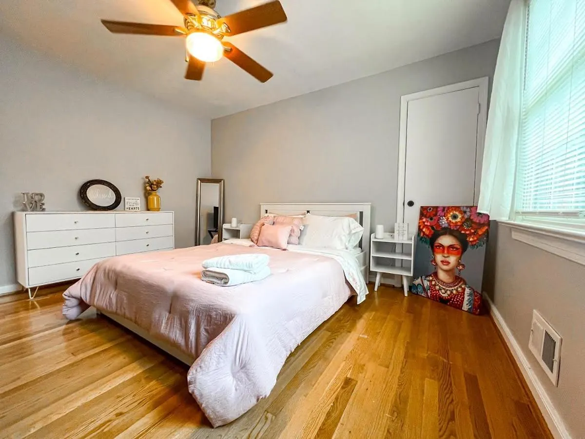 Charming 3Br Apartment In The Heart Of 리치먼드 0*,  미국