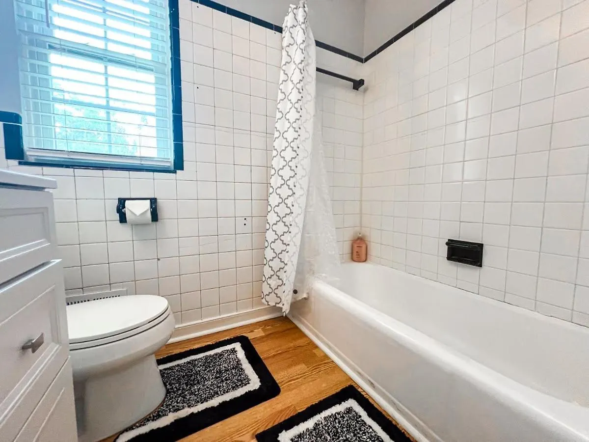 Charming 3Br Apartment In The Heart Of 리치먼드 미국