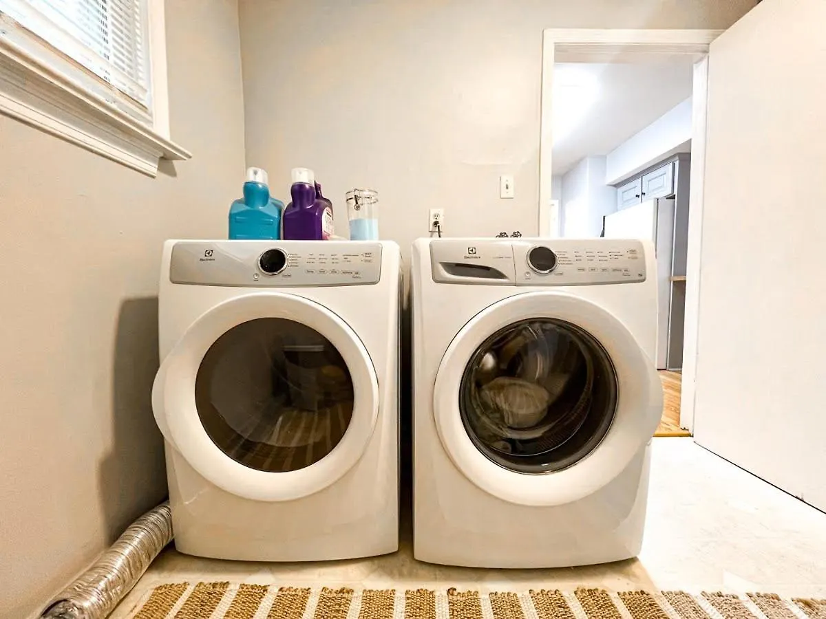 Charming 3Br Apartment In The Heart Of 리치먼드
