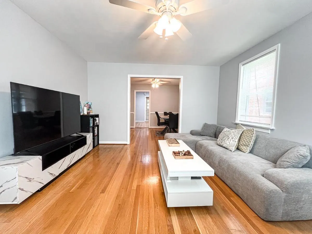 Charming 3Br Apartment In The Heart Of 리치먼드