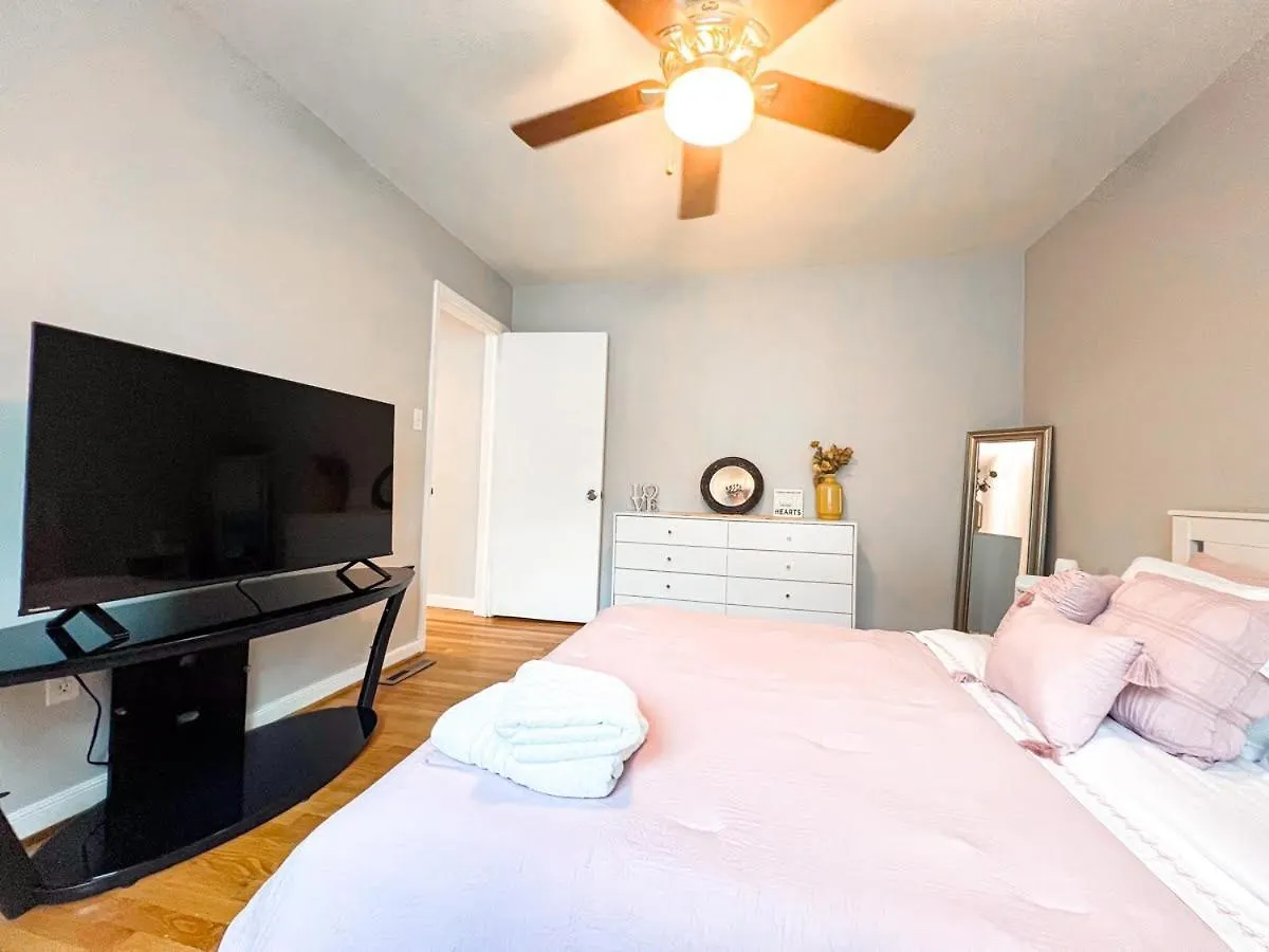 Charming 3Br Apartment In The Heart Of 리치먼드